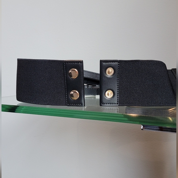 The Limited Black Buckle Belt Sz: S - Picture 4 of 9